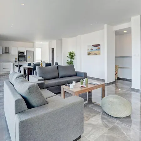 Manta Chrysos - Brand New Luxury 3 Bedroom