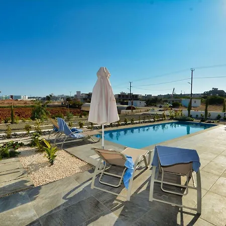 Manta Chrysos - Brand New Luxury 3 Bedroom Villa *